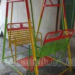 Ayunan Besi Untuk Anak Model Kotak Ayunan Besi Untuk Anak Model Kotak