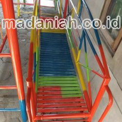 Mainan Besi Untuk Anak Model Jembatan Rantai Goyang Mainan Besi Untuk Anak Model Jembatan Rantai Goyang