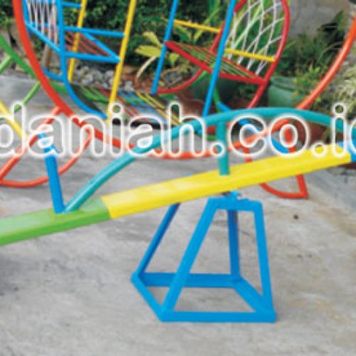 Mainan Besi Untuk Anak Model Jungkat - Jungkit Mainan Besi Untuk Anak Model Jungkat - Jungkit