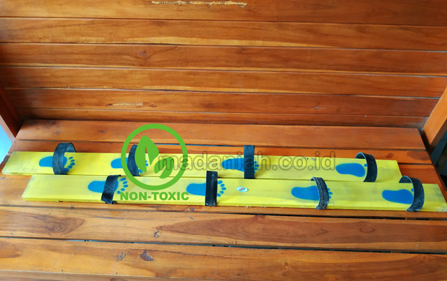 Distributor Bakiak Kayu Dewasa Isi 4 Maluku Utara