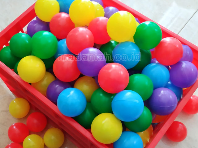 Distributor Bola Plastik Warna Warni Kalimantan Barat