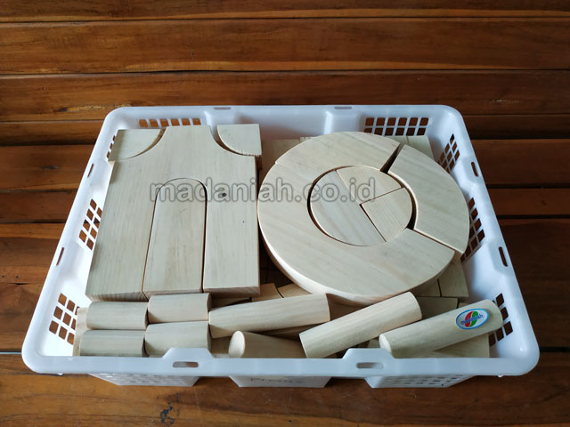 Distributor Alat Peraga Edukatif Balok PDK 105 Natural Pinus Maluku Utara