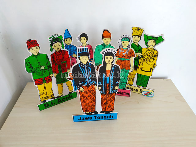 Distributor Alat Peraga Edukatif MB Pakaian Adat Sulawesi Utara