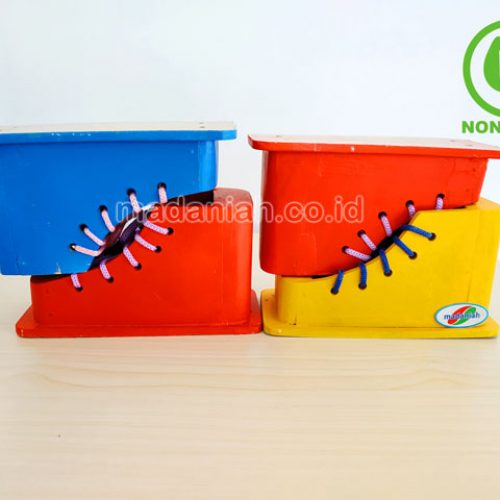 Distributor Alat Peraga Edukatif Menali Sepatu Jawa Timur