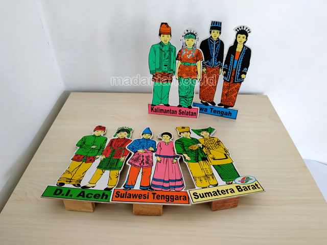 Distributor Alat Peraga Edukatif MB Pakaian Adat Bali