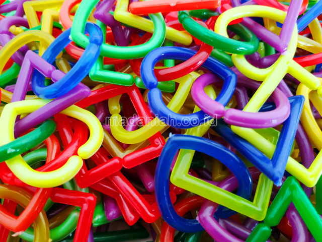 Distributor Alat Peraga Edukatif Meronce Geometri Plastik Banten