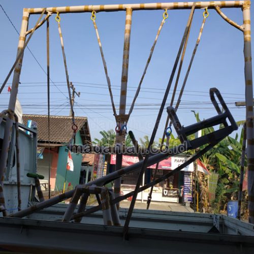 Toko Produsen Pembuat Mainan Jungkitan Anak Babatan Surabaya