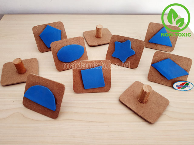 Alat Peraga Edukatif Stempel Geometri Papua Barat