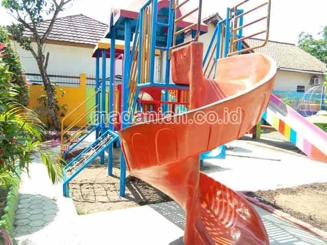 Toko Produsen Pembuat Mainan Playground Anak Cilacap Jawa Tengah