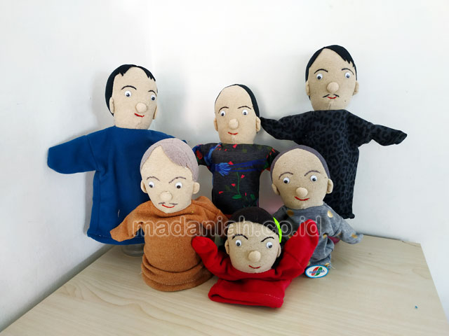 Distributor Alat Peraga Edukatif Boneka Tangan Keluarga Wool Jambi