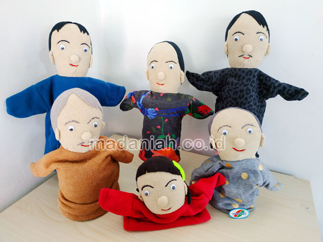 Distributor Alat Peraga Edukatif Boneka Tangan Keluarga Wool Lampung
