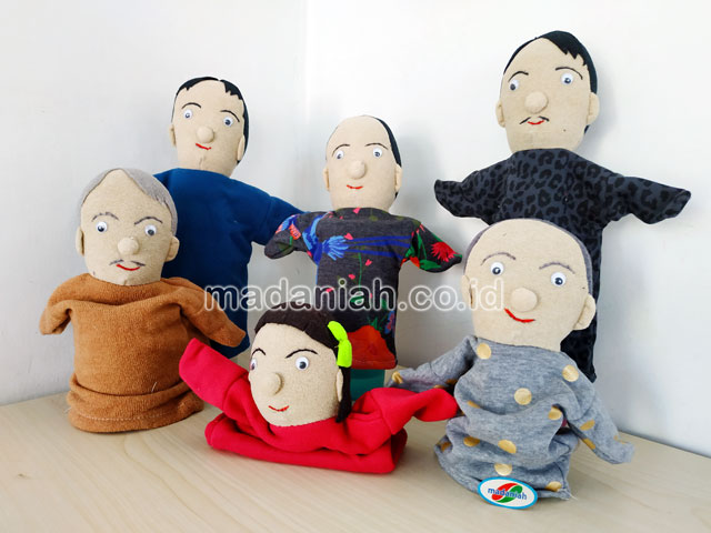 Distributor Alat Peraga Edukatif Boneka Tangan Keluarga Wool Riau