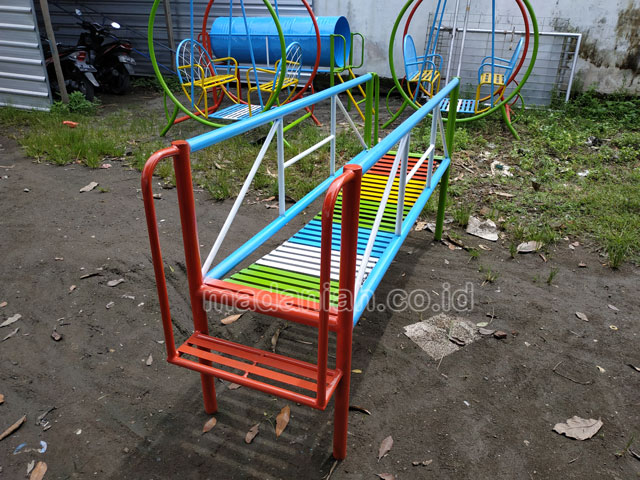 Jual Murah Mainan Jembatan Rantai Goyang Anak TK Ambon