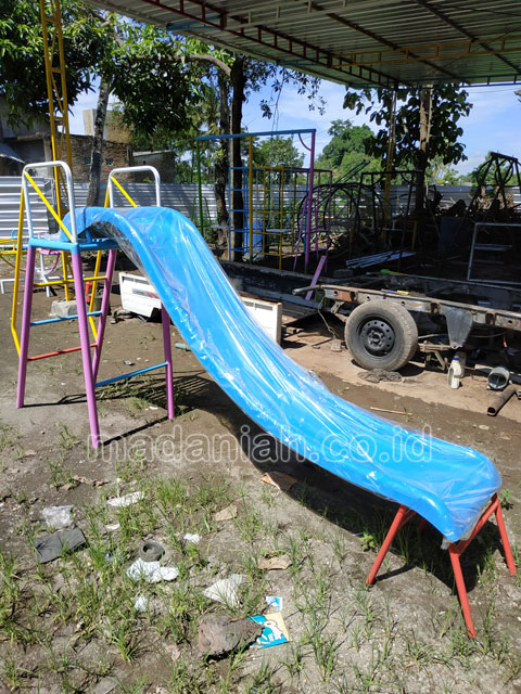 Jual Murah Podusen Mainan Perosotan Fiber Anak TK Kota Bitung