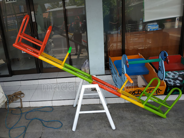 Jual Harga Murah Mainan Jungkitan Anak TK PAUD Grobogan