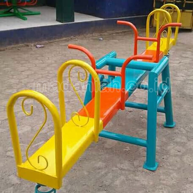 Jual Harga Murah Mainan Jungkitan Anak TK PAUD Pegunungan Bintang