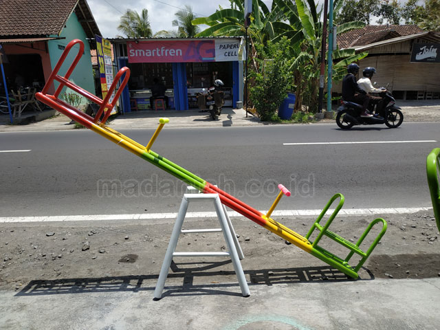Jual Harga Murah Mainan Jungkitan Anak TK PAUD Sragen