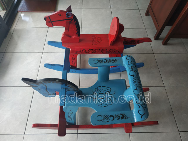 Jual Harga Murah Mainan Kuda Goyang Anak TK PAUD KonaweJual Harga Murah Mainan Kuda Goyang Anak TK PAUD Konawe