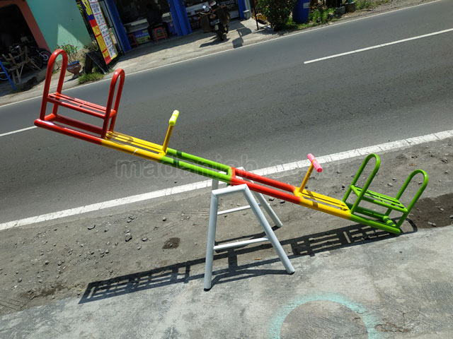 Jual Harga Murah Toko Mainan Jungkitan Anak TK PAUD Surakarta