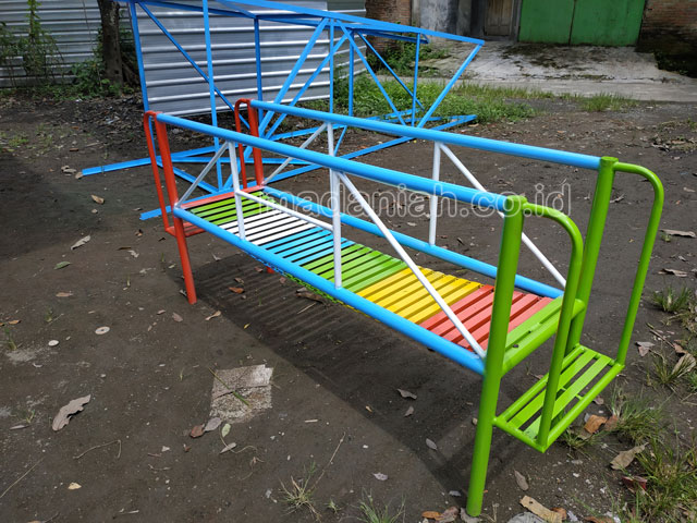 Jual Murah Mainan Jembatan Rantai Goyang Anak TK Samarinda