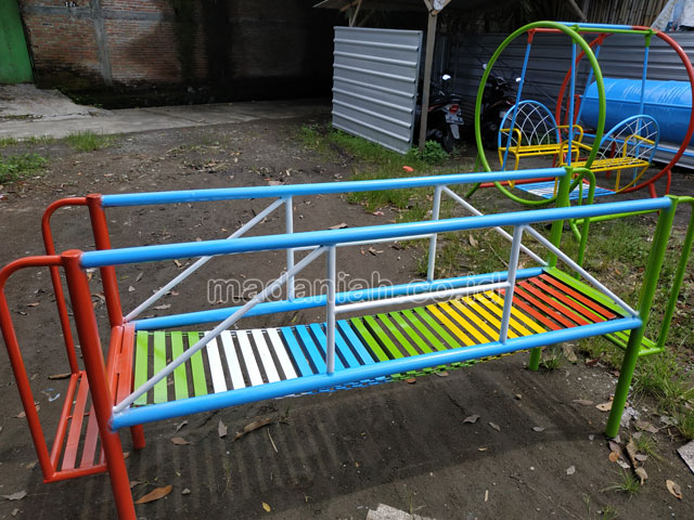 Jual Murah Mainan Jembatan Rantai Goyang Anak TK Sumbawa Barat