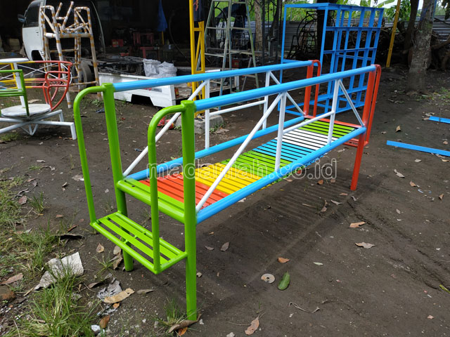 Jual Murah Mainan Jembatan Rantai Goyang Anak TK Tanah Bumbu