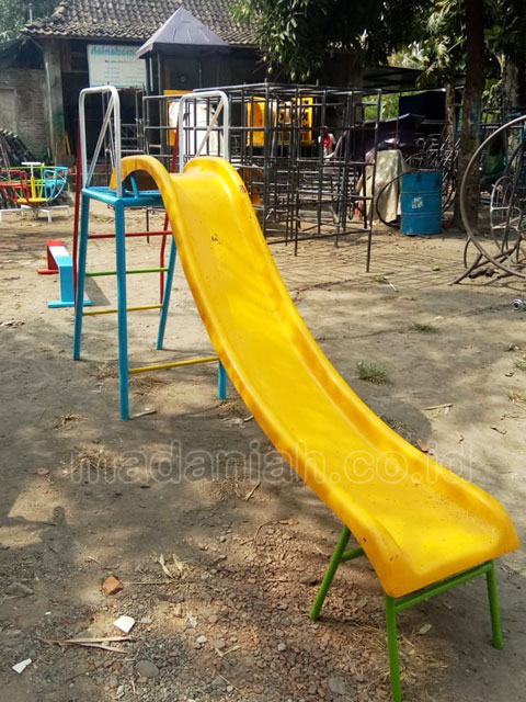 Jual Murah Mainan Perosotan Fiber Anak TK PAUD Cianjur