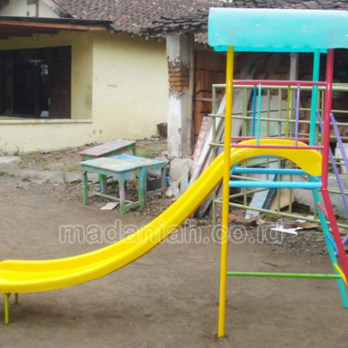Jual Murah Mainan Perosotan Fiber Anak TK PAUD Pacitan Jual Murah Mainan Perosotan Fiber Anak TK PAUD Pacitan