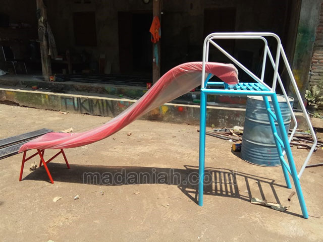 Jual Murah Mainan Perosotan Fiber Anak TK PAUD Ponorogo