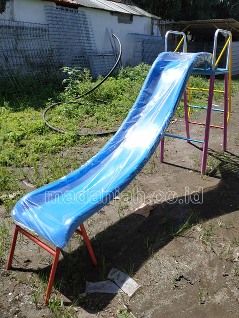 Jual Murah Mainan Perosotan Fiber Anak TK PAUD Yalimo
