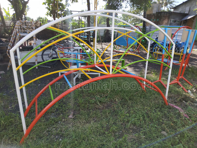 Jual Murah Mainan Tangga Majemuk Setengah Lingkaran TK Karanganyar
