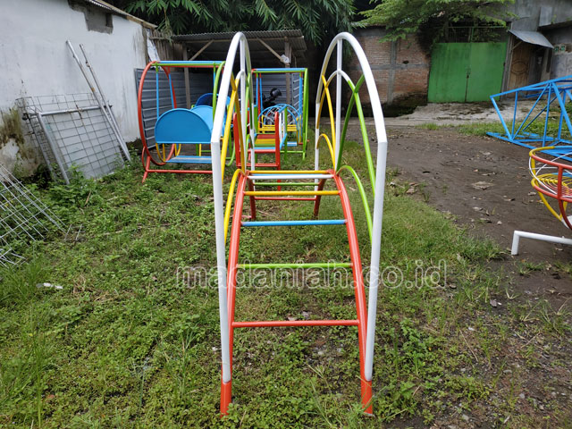 Jual Murah Mainan Tangga Majemuk Setengah Lingkaran TK Klaten