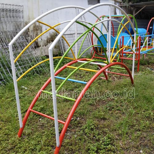 Jual Murah Mainan Tangga Majemuk Setengah Lingkaran TK Kota Bitung