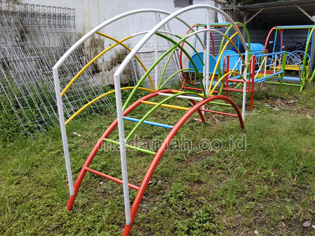 Jual Murah Mainan Tangga Majemuk Setengah Lingkaran TK Kota Bitung