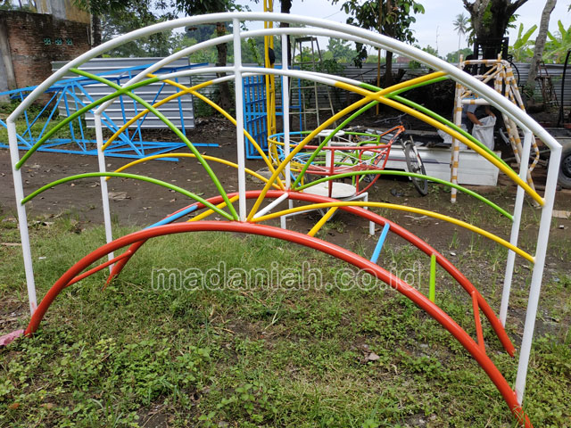 Jual Murah Mainan Tangga Majemuk Setengah Lingkaran TK Paser