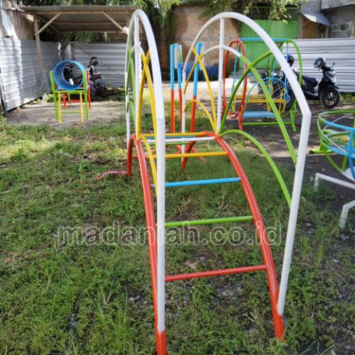 Jual Murah Mainan Tangga Majemuk Setengah Lingkaran TK Sumenep Jual Murah Mainan Tangga Majemuk Setengah Lingkaran TK Sumenep