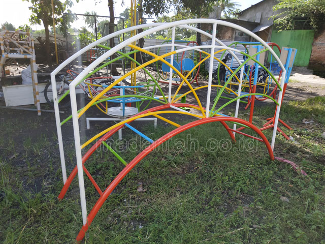 Jual Murah Mainan Tangga Majemuk Setengah Lingkaran TK Wakatobi