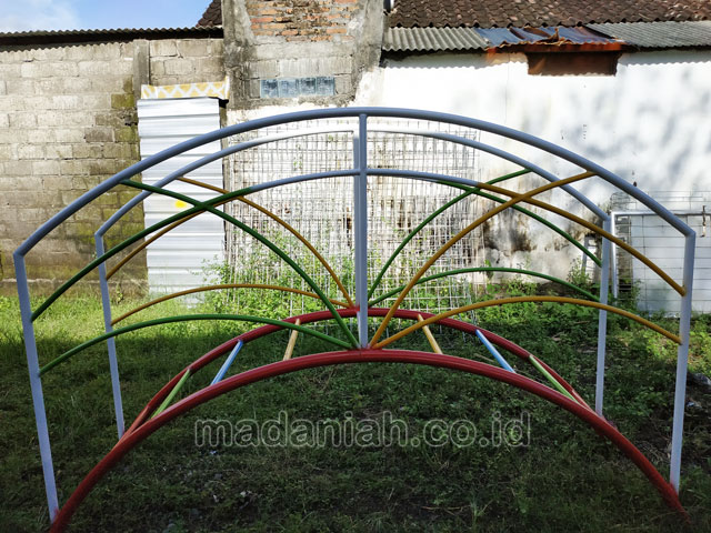 Jual Murah Tangga Majemuk Setengah Lingkaran TK Demak