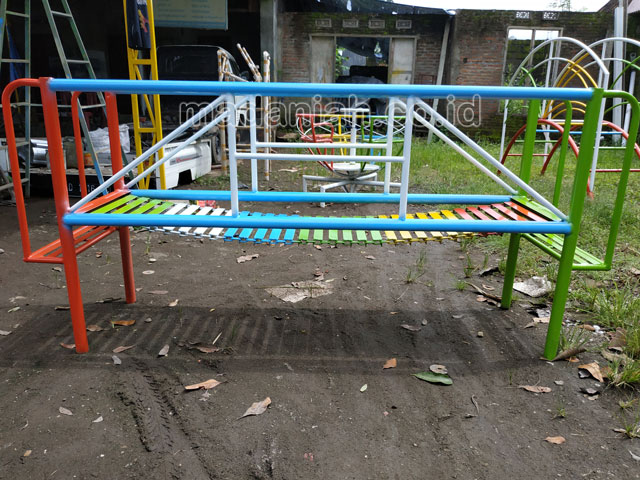 Jual Murah Toko Mainan Jembatan Rantai Goyang Anak TK Surakarta