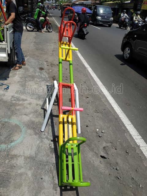 Jual Harga Murah Mainan Jungkitan Anak TK PAUD Bojonegoro