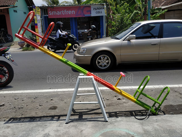 Jual Harga Murah Mainan Jungkitan Anak TK PAUD Lingga
