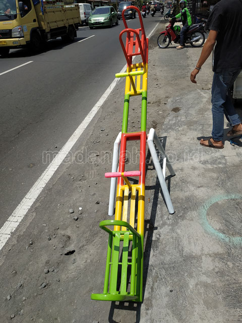 Jual Harga Murah Mainan Jungkitan Anak TK PAUD Nabire
