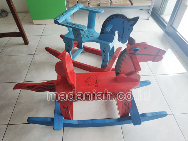 Jual Harga Murah Mainan Kuda Goyang Anak TK PAUD Pinrang
