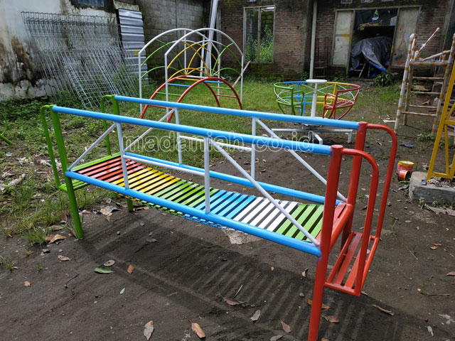 Jual Murah Mainan Jembatan Rantai Goyang Anak TK Pariaman