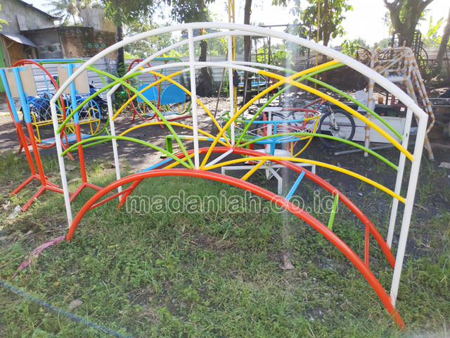 Jual Murah Mainan Tangga Majemuk Setengah Lingkaran TK Asahan