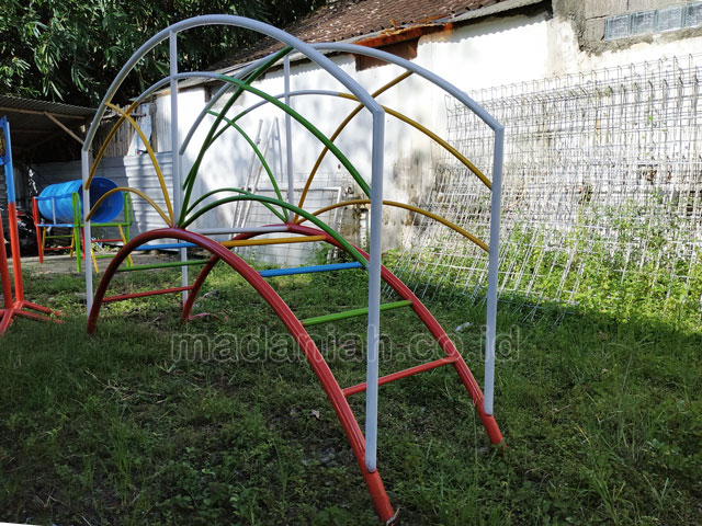 Jual Murah Mainan Tangga Majemuk Setengah Lingkaran TK Payakumbuh