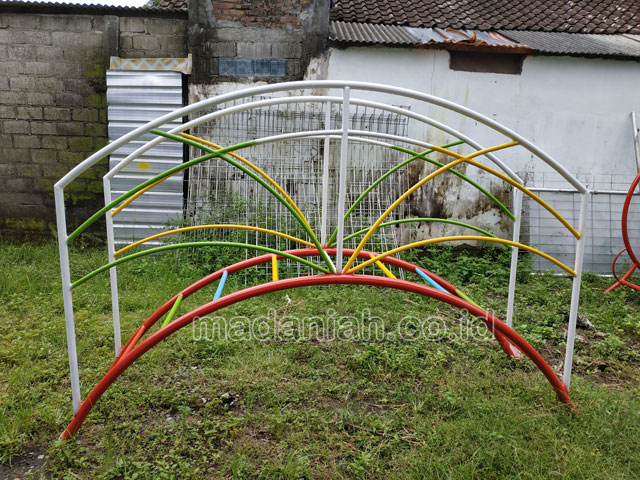 Jual Murah Mainan Tangga Majemuk Setengah Lingkaran TK Malinau