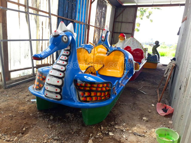 Jual Harga Murah Pabrik Produsen Sepeda Air Fiberglass Gunung Mas