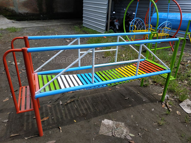 Jual Murah Mainan Jembatan Rantai Goyang Anak TK Landak