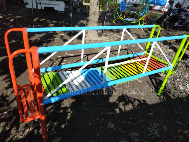 Jual Murah Mainan Jembatan Rantai Goyang Anak TK Melawi